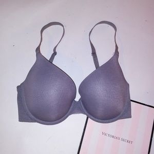 Victoria Secret Bra‎